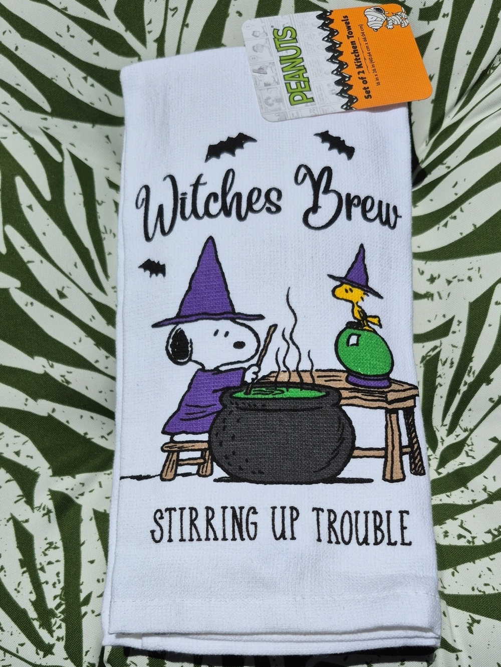 2 Peanuts Halloween Towels With SNOOPY AND WOODSTOCK